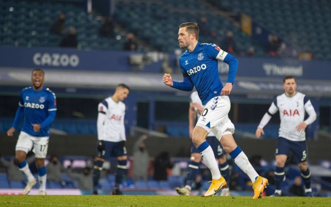 轻人的篮球 轻人的篮球